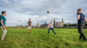 Photo of a group playing ball at the Elbwiesen. 