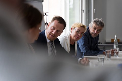 Pressegespräch mit Ministerpräsident Michael Kretschmer, der Dekanin der Fakultät Erziehungswissenschaften Prof.in Cornelia Wustmann und dem Prorektor Bildung der TUD, Michael Kobel