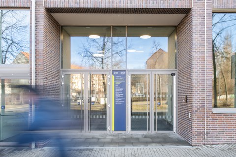 Haupteingang Gebäude MS1