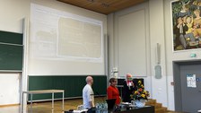 Übergabe der Festschrift