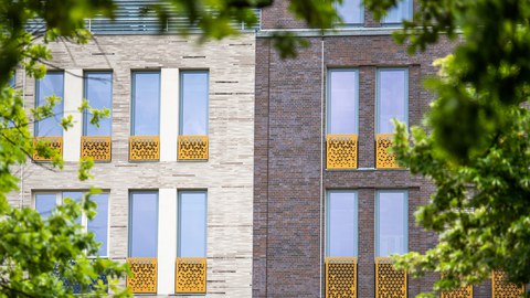 Frontansicht des Gebäudes in der Münchnerstraße 1