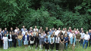 Group picture with the green of nature in the background