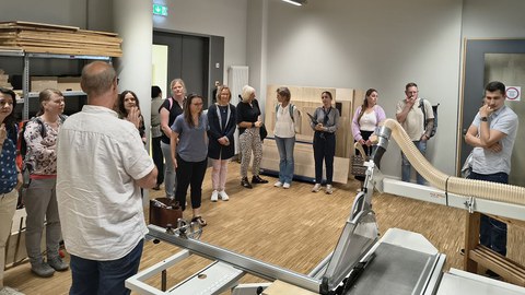 Vernetzungstreffen Besichtigung der Holzwerkstatt