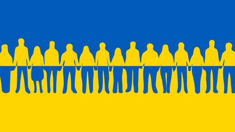 die ukrainische Flagge mit Menschen