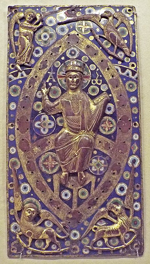 Buchdeckel mit Christus in der Mandorla mit Evangelistensymbolen