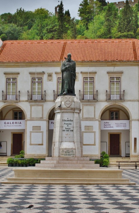 Gualdim_Statue
