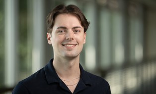 Portraitfoto Tim Schruttke