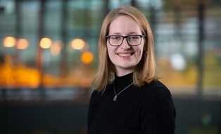 Portraitfoto Sandra Mooshammer