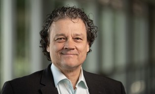 Portraitfoto Lutz Hagen