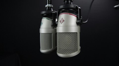 Zwei Podcastmikrofone