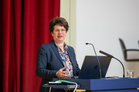 Grußworte der stellvertretenden Professurinhaberin Neuere und Neueste Geschichte und Didaktik der Geschichte, PD Dr. Stephanie Zloch