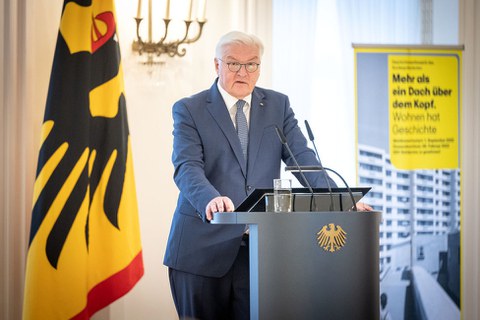 Das Bild zeigt Bundespräsident Frank-Walter Steinmeier bei einer Rede zum Geschichtswettbewerb des Bundespräsidenten