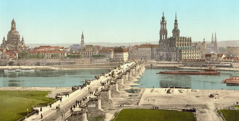 Dresdner Augustusbrücke im Bau um 1900