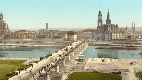 Dresdner Augustusbrücke im Bau um 1900
