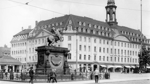 Goldener Reiter und Neustädter Rathaus