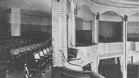 Blick auf den Rang der Union Theater Lichtspiele