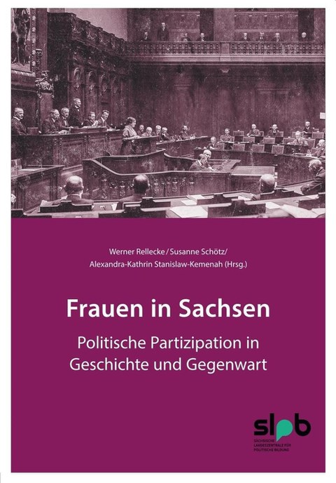 Sitzung der Sächsischen Volkskammer am 8. April 1919. Am Redner:innenpult steht Anna Geyer, USPD.