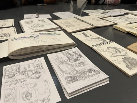 Fotografie von mehreren Skizzenbüchern