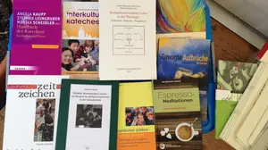 Diverse Publikationen von Mitarbeitern des Instituts