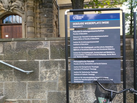 Bild Schild Gebäude Weberplatz