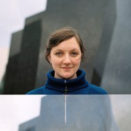 Foto von Mirjam Gräbner mit blauem Pullover