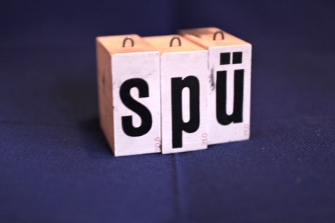 Stempelbuchstaben "SPÜ"