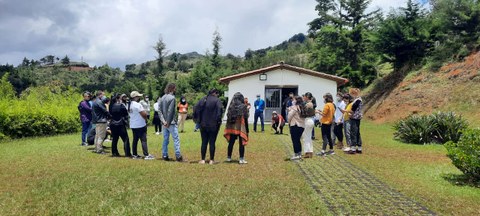 Bild: Interkulturelles Treffen von 24 sozialen Leadern nahe Medellíns in Kolumbien zur Gemeinschaftsbildung und zur Schaffung nachhaltiger und inklusiver Territorien. 