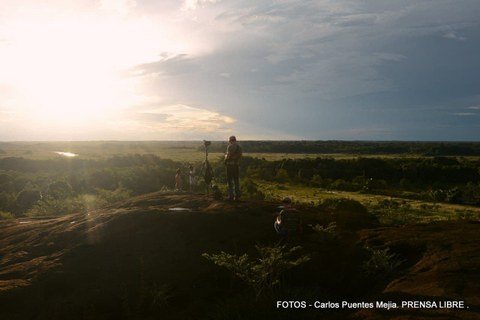 Bild: Dreharbeiten für den Dokumentarfilm über die Lebensrealitäten der Leader in den Territorien (Guainía)