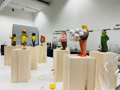 Neuer Bewohnerinnen im Beratungsraum