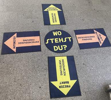 Modularer Kompassteppich 