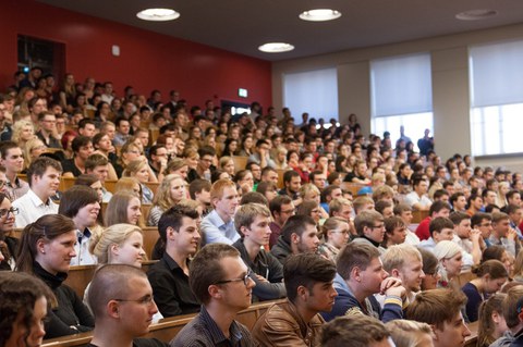 Studierende Hörsaal