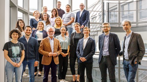 Group photo of the MIDEM team with Hans Vorländer in the centre