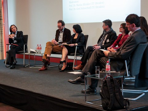 Podiumsdiskussion am zweiten Tag zum Thema „Impulse und Perspektiven der Dresdner Grundlagenforschung“