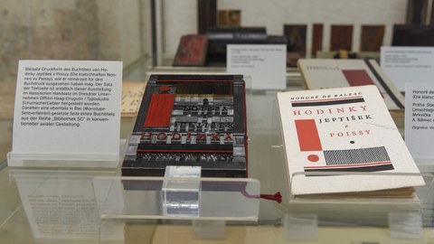Ausstellung »Tschechische Avantgardebuchkunst. Die Sammlung Vloemans«.