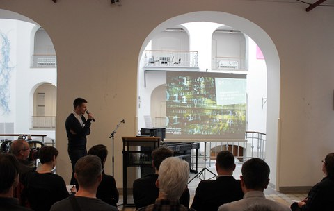 Jun.-Prof. Jens Krzywinski im Pecha Kucha