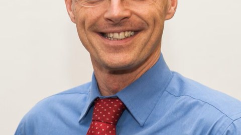 Portraitfoto von Rolf Koerber