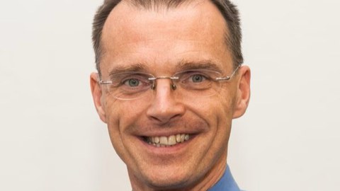 Portraitfoto von Rolf Koerber