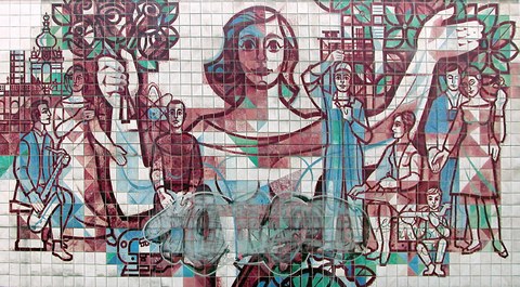 buntes Mosaik mit verschiedenen post-sozialistischen Motiven