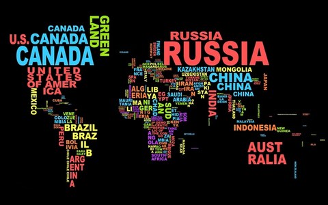 Zu sehen ist eine Weltkarte: Die Länder sind in multifarbigen Buchstaben dargestellt auf schwarzem Hintergrund.