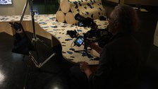 Bild zeigt Filmteam mit Drehkamera im Hygienemuseum beim TUDiSC Drehtag