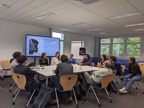 The picture shows group work at the 5th TUDiSC conference.