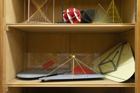 Blick in die Sammlung Mathematische Modelle, TUD