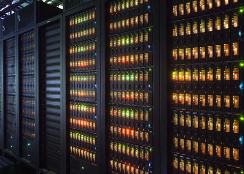 Serverracks in den Räumen des ZIH