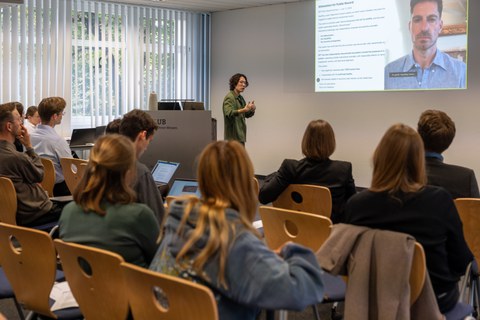 Sprecher:innen während des Symposium