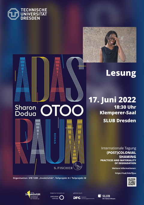 Plakat zum Vortrag, Foto von Sharon Dodua Otoo, außerdem ihr Buch und ein bunter verschwommener Hintergrund