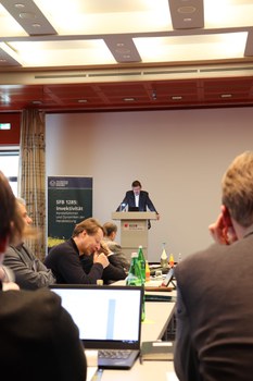 Prof. Dr. Gerd Schwerhoff vor Publikum während seines Vortrags Das Pasquill im frühneuzeitlichen Deutschland. Ein Kommunikationsmedium zwischen Schmähung und Kritik