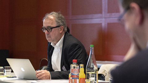 Nahaufnahme von Prof. Dr. Jürgen Müller