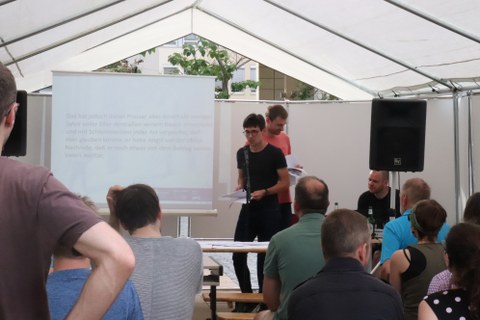 Horneff, Heuring beim Vortrag