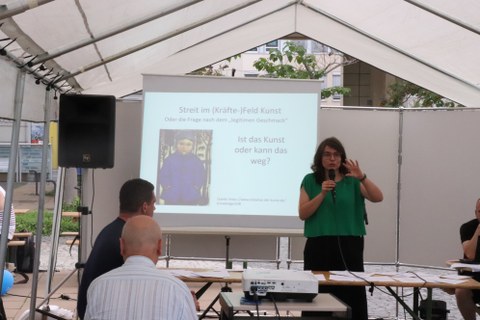 Viktoria Rösch beim Vortrag 