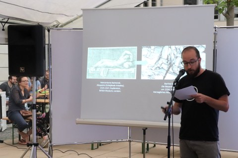 Peterlini beim Vortrag Michelangeloparodien in der italienischen Kunst des Cinquecento